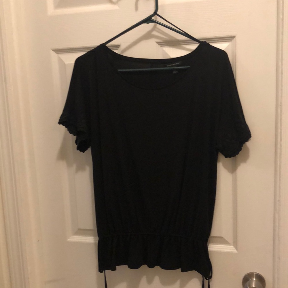 Dolman sleeve with scallop embroidery top